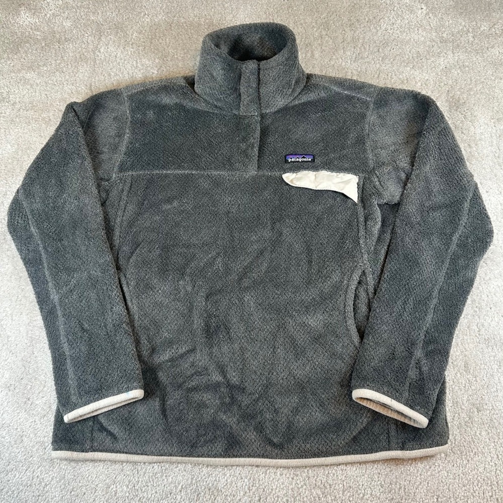 Patagonia Dark Gray Fleece Pullover with Cream Trim